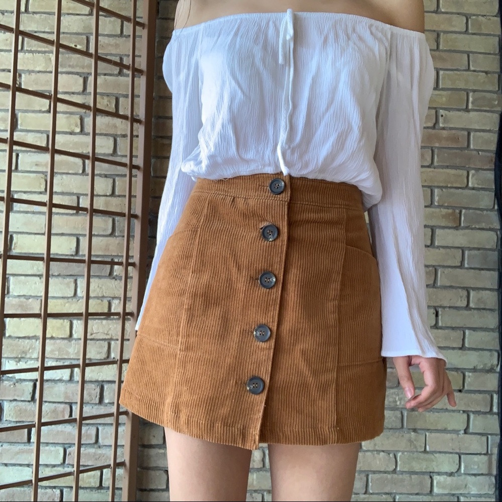 White crop top